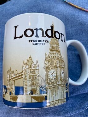 Starbucks Cream, Gold & Navy London Skyline Mug Vintage 2014 excellent